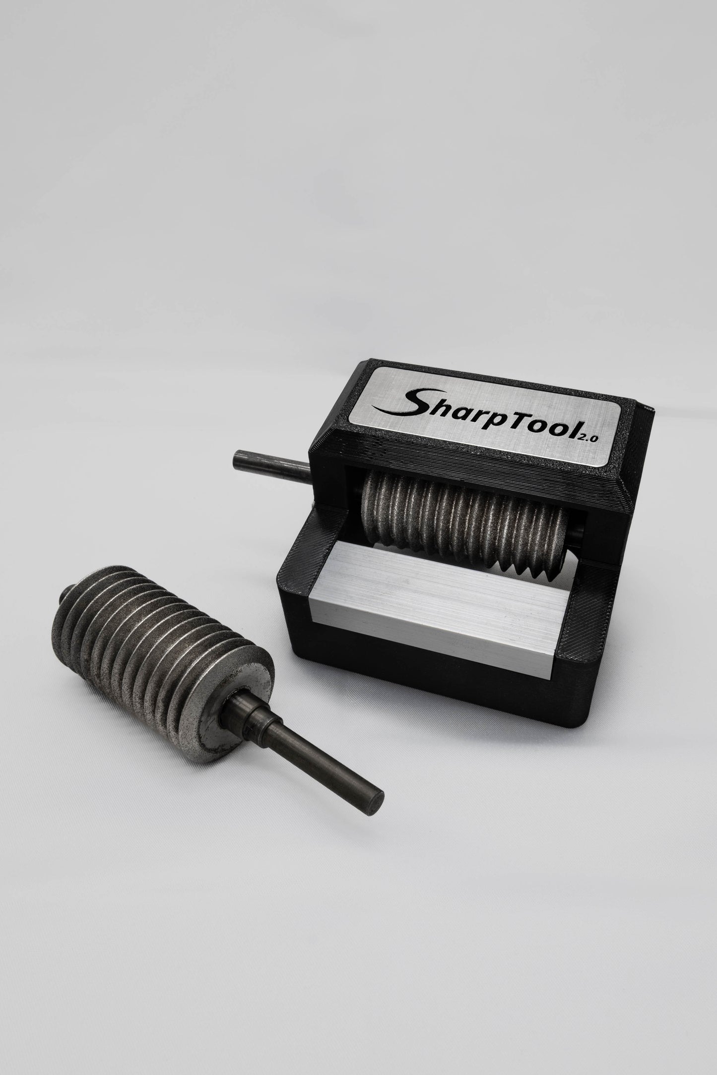 CBN grinding insert with SharpTool 2.0 housing and replacement roller for tool sharpening multitool blades with starlock or fein.